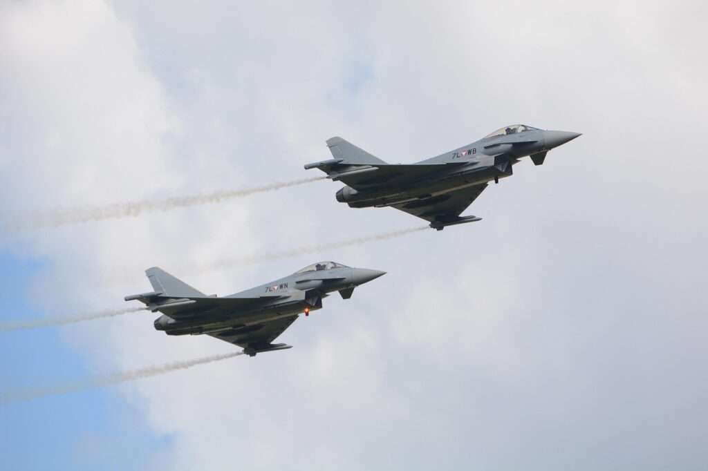 Bei der Luftwaffenübung „Richthofen Shield 2025“ trainieren Eurofighter an den Flughäfen Bremen und Münster/Osnabrück (FMO). Im Münsterland ist daher verstärkter Militärflugverkehr zu erwarten.