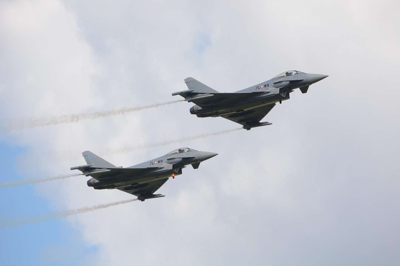 Bei der Luftwaffenübung „Richthofen Shield 2025“ trainieren Eurofighter an den Flughäfen Bremen und Münster/Osnabrück (FMO). Im Münsterland ist daher verstärkter Militärflugverkehr zu erwarten.