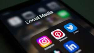 Kinder in Münster fordern nach einer Umfrage des Kinderschutzbundes mehr Medienbildung statt pauschaler Social-Media-Verbote.