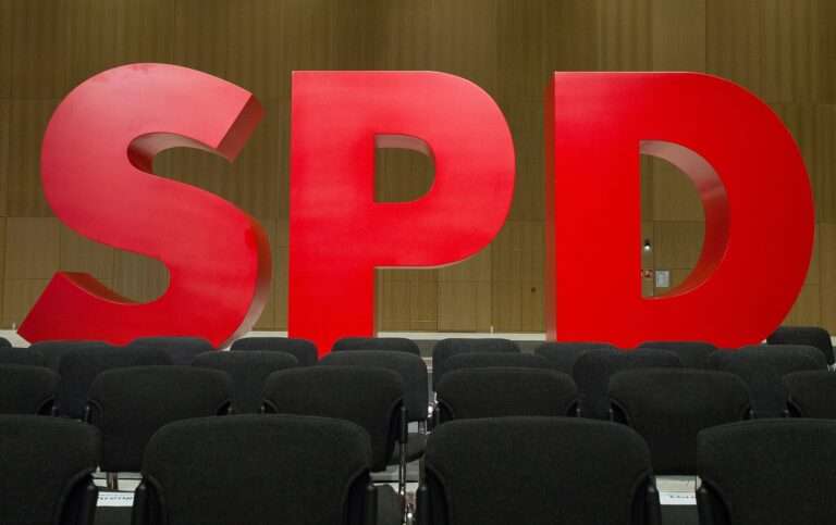 Auf dem Parteitag in der Halle Münsterland hat die SPD Münster mit Peter Wagner und Aysegül Paran eine neue Doppelspitze gewählt.