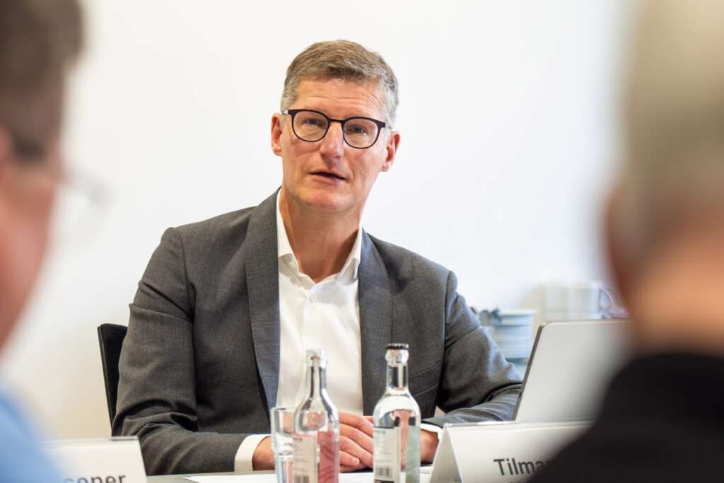 Tilman Fuchs startet mit klarer Agenda: Bei seiner Auftakt-Pressekonferenz setzt der neue Oberbürgermeister von Münster auf Wohnen, Mobilität und Bürgernähe.