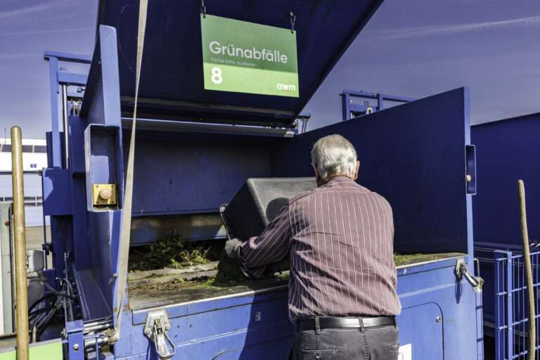 Münster erhöht 2026 die Abfallgebühren. Warum die Kosten steigen, was Haushalte erwartet und wie Politik und awm die Erhöhung begründen.