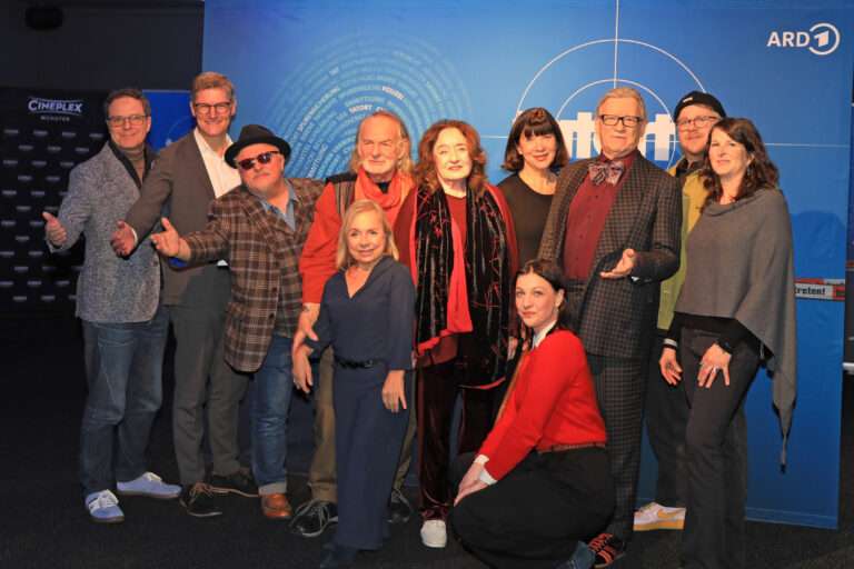 Die Tatort-Premiere Münster lockte 1.500 Fans ins Cineplex – mit emotionalem Abschied, prominenten Gästen und starken Münster-Kulissen.