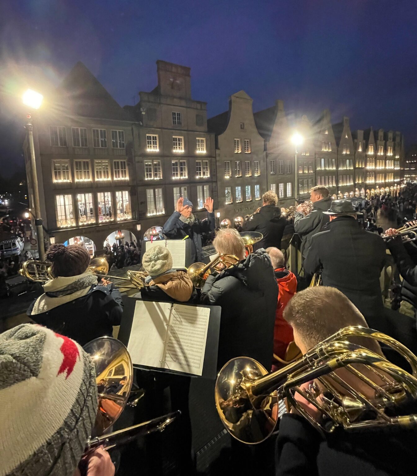Adventsbläserkonzerte auf dem Sentenzbogen verbreiten Weihnachtsstimmung in Münster