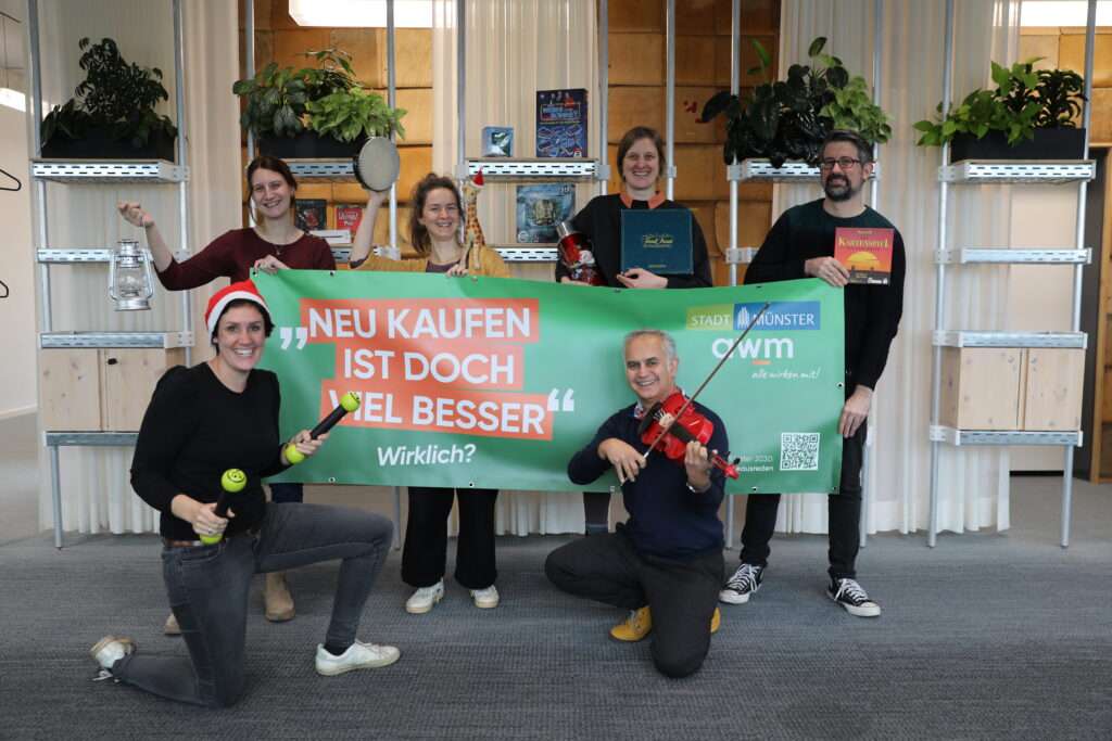 Die AWM laden auf dem X-MS-Weihnachtsmarkt zur Aktion „Zahl, was es dir wert ist“ ein – mit Secondhand-Schnäppchen und Spenden für die Münster Tafel.