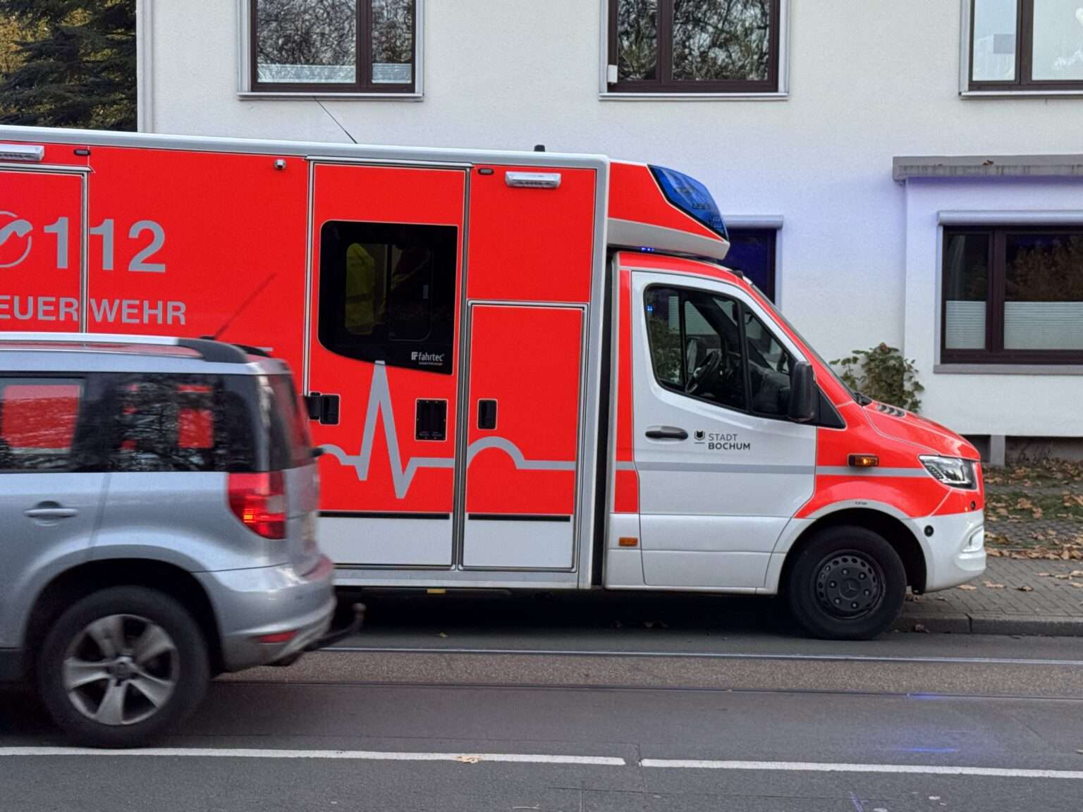 In Ahaus-Ottenstein ist eine 51-Jährige bei einem schweren Unfall tödlich verunglückt. Die Polizei ermittelt zur Ursache.