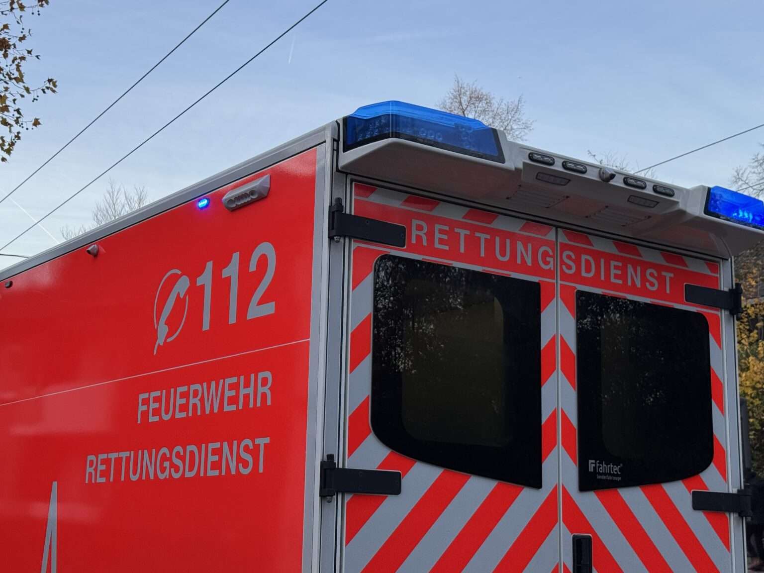 Auf der B51 bei Windmühle sterben vier Menschen nach einem Frontalzusammenstoß. Die Bundesstraße bleibt in Münster und Region weiter gesperrt.