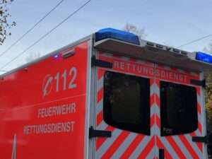 Auf der B51 bei Windmühle sterben vier Menschen nach einem Frontalzusammenstoß. Die Bundesstraße bleibt in Münster und Region weiter gesperrt.