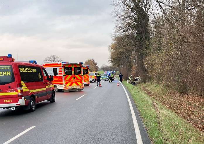 Taxi rutscht in Graben: Zwei Verletzte bei Unfall auf der K2 nahe Senden