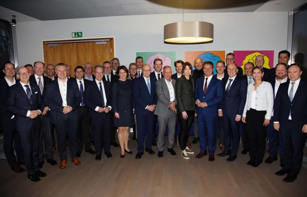 Olaf Gericke bleibt Präsident des Landkreistags NRW. Die Delegierten bestätigen ihn und beide Vizepräsidenten bis 2028.