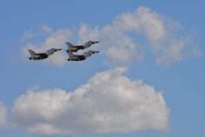 Bundeswehr reaktiviert Tieffluggebiet in Westfalen für Übungen mit Kampfjets