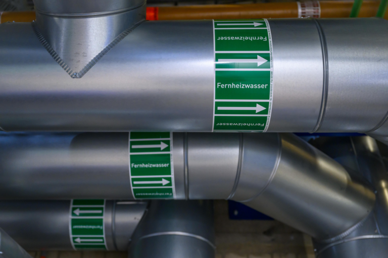 Fernwärmepreis in Münster bleibt 2026 stabil: Arbeitspreis sinkt, Haushalte sparen leicht und die Wärmewende schreitet voran.