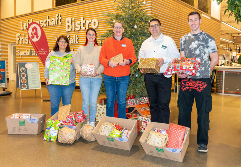 Wunschbaum-Aktion in Münster feiert Jubiläum. Kundinnen und Kunden erfüllen Kinderwünsche aus Kliniken an der Loddenheide.