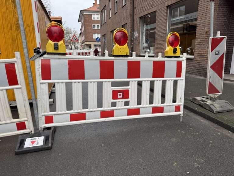 Baustellen stehen im Winter oft still. Warum Bau-Jobs in Münster trotzdem als sicher gelten und wie das Saison-Kurzarbeitergeld greift.