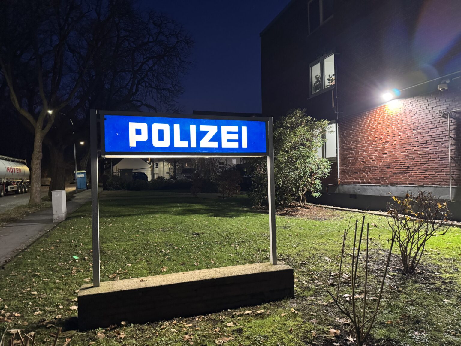 Schleuderunfall auf der B 475 und Auffahrkollision auf der L 830 im Kreis Warendorf