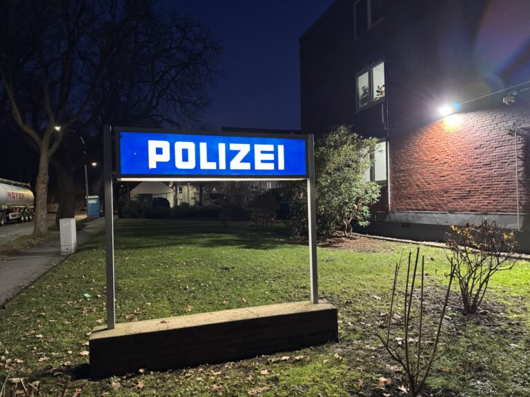 Schleuderunfall auf der B 475 und Auffahrkollision auf der L 830 im Kreis Warendorf