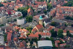 In der St.-Martini-Kirche lädt #feiernwir an Heiligabend um Mitternacht zu einer besonderen Christmette mit Musik, Stille und modernen Impulsen ein.
