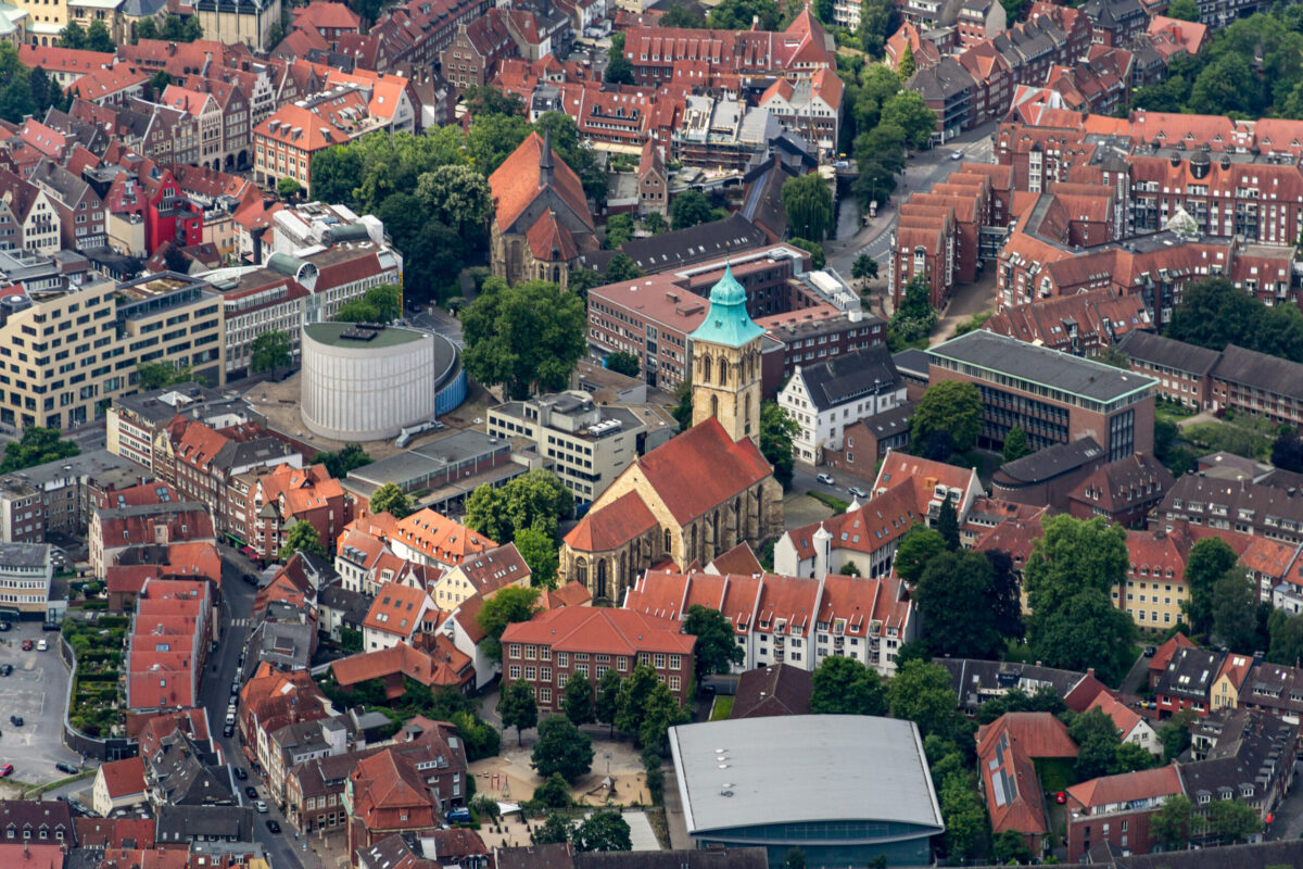 In der St.-Martini-Kirche lädt #feiernwir an Heiligabend um Mitternacht zu einer besonderen Christmette mit Musik, Stille und modernen Impulsen ein.