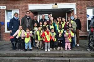 Erstes Winterfest in der ZUE Münster bringt Bewohner, Polizei und Partnerinstitutionen zusammen und setzt auf Begegnung als Schlüssel zur Integration.