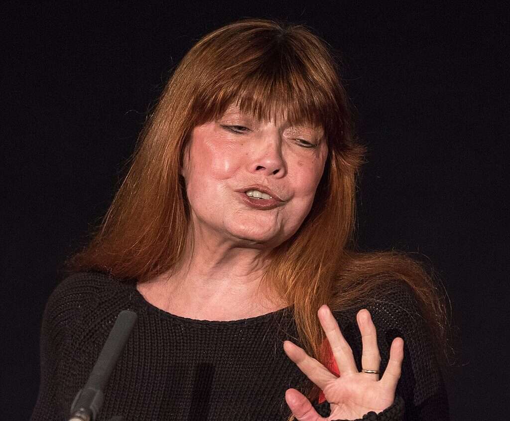 Katja Ebstein tritt am 28. Januar 2026 in Münster auf und interpretiert Heine in der Heilig-Kreuz-Kirche. Benefizabend ohne Eintritt.