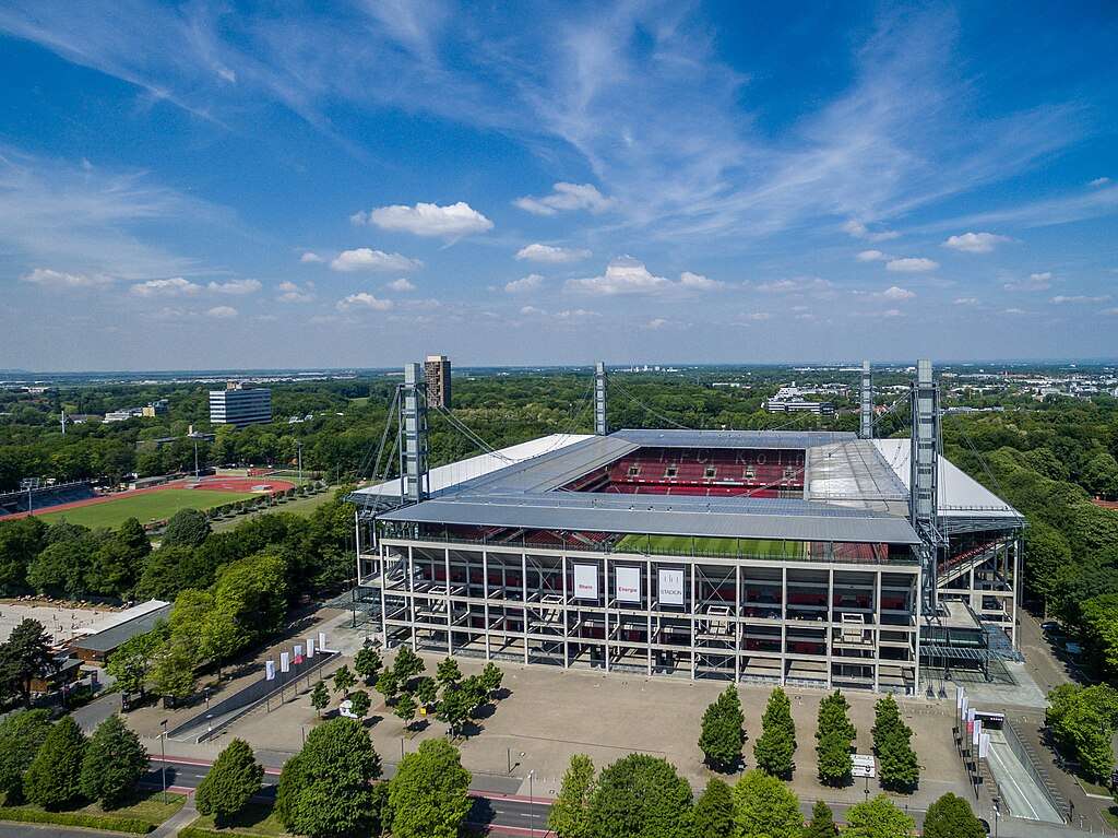 Fortuna Düsseldorf bietet ein Ticket-Bundle für das Heimspiel gegen Preußen Münster im Februar an. Verkaufsstart und Preise im Überblick.