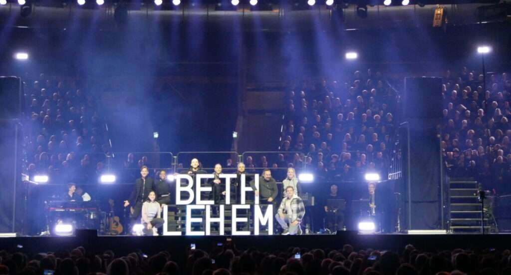 Über 1.000 Sängerinnen und Sänger gesucht: Das Chormusical „Bethlehem“ kommt im Dezember 2026 in die Halle Münsterland.