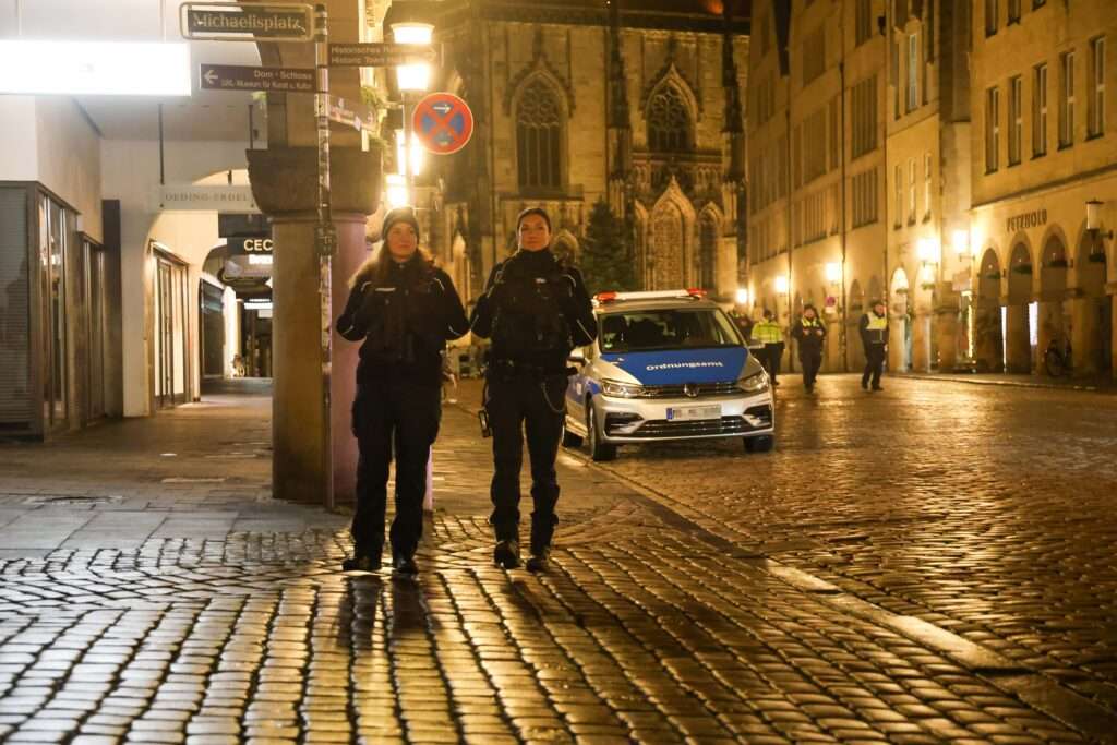 Angriffe auf Feuerwehr und Polizei – Münsters Silvesternacht sonst ruhig