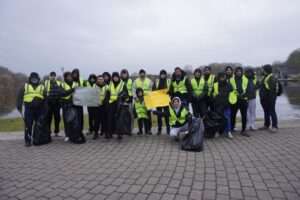 Aufräumaktion am Aasee: Moschee verbindet Umweltschutz und Hilfe für Bedürftige