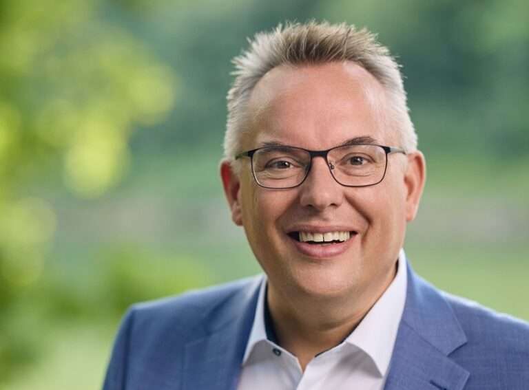 Die CDU kritisiert den Koalitionsvertrag Münster wegen fehlender finanzieller Klarheit und warnt vor Steuererhöhungen sowie Belastungen.