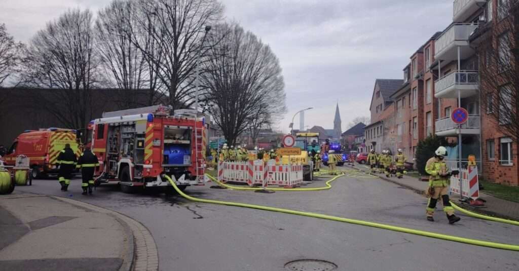 Kellerbrand in Grevenbroich: Über 30 Menschen gerettet