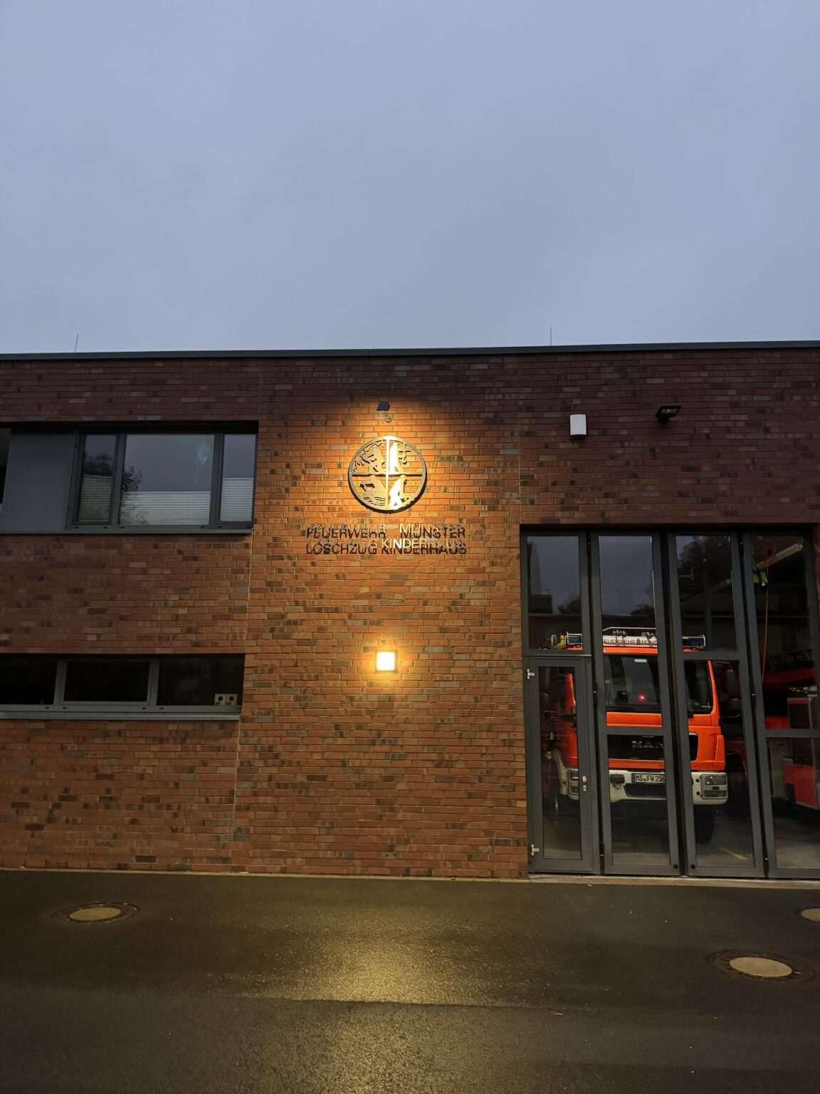 Drei Verletzte bei Garagenbrand in Stralsund