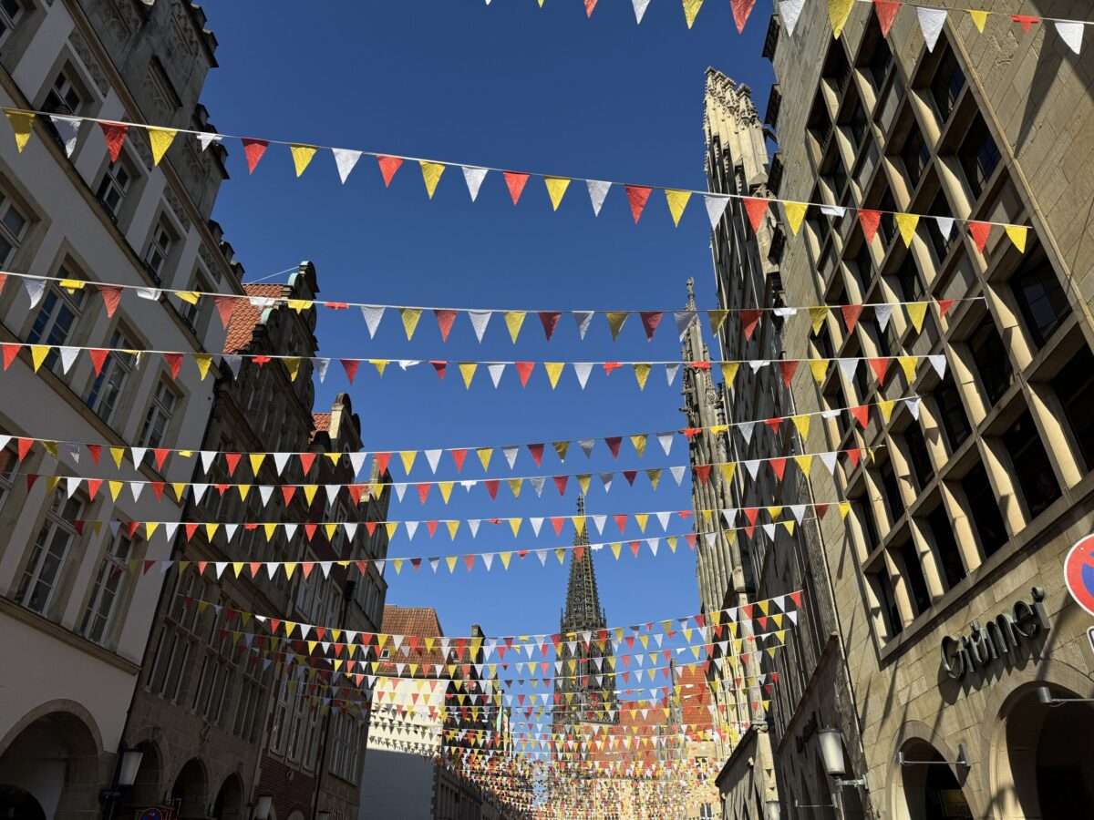 Karneval in Münster 2026: alle Termine, Umzüge, Rosenmontag, Traditionen, Sicherheit und Tipps kompakt im Überblick.