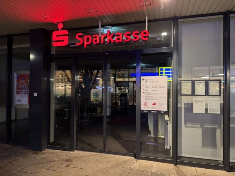 Die Sparkasse Münsterland Ost stellt 2027 mehrere Filialen in Münster um. Einige Standorte werden erweitert, andere zu SB-Angeboten.