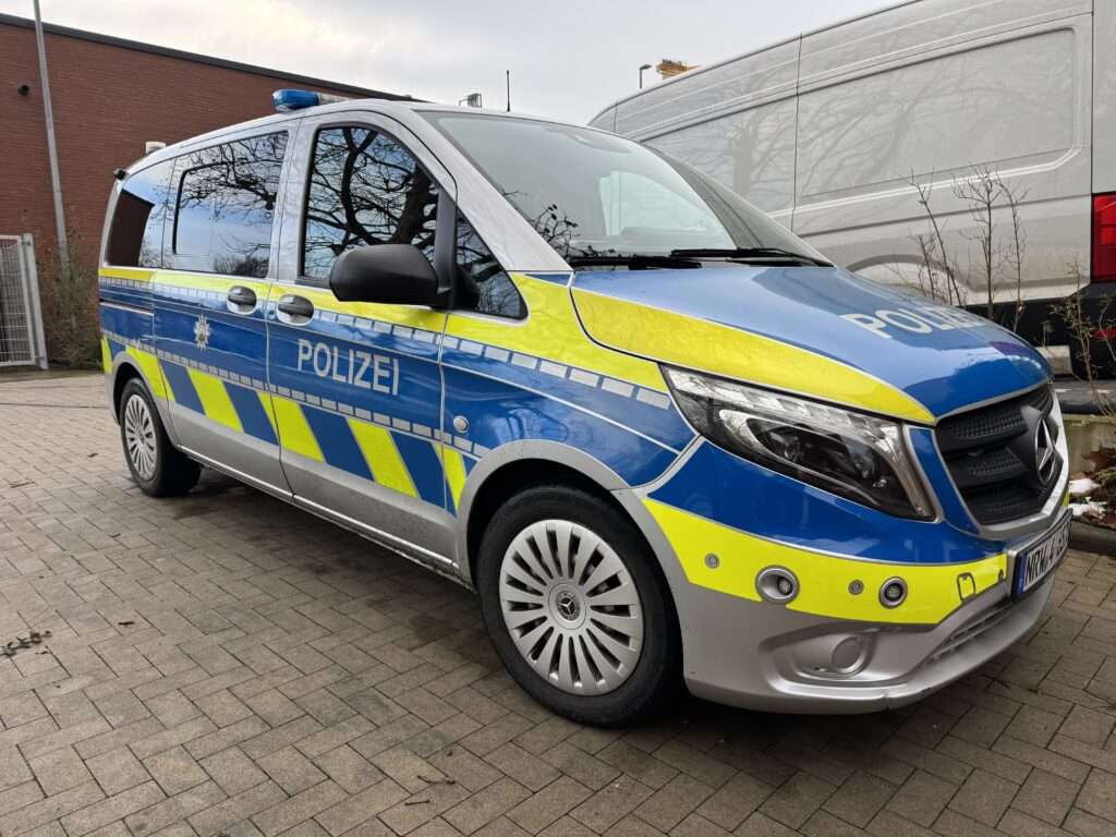 Nach Unfall in Roxel sucht die Polizei einen Autofahrer und einen Zeugen