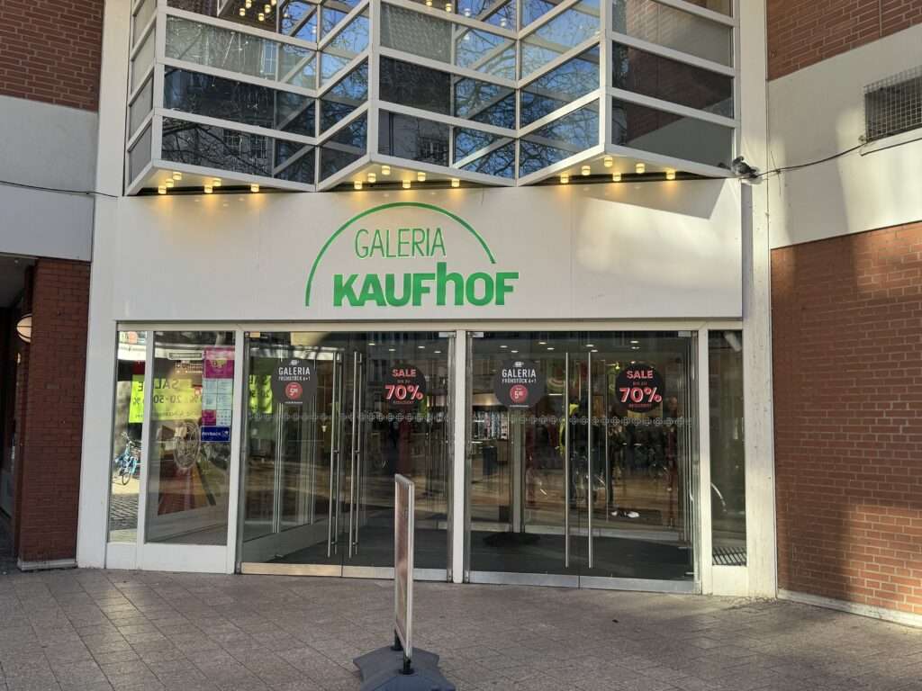 Galeria verhandelt bundesweit über neue Mietverträge. Filialschließungen sind möglich, doch die beiden Häuser in Münster stehen derzeit nicht auf der Liste.