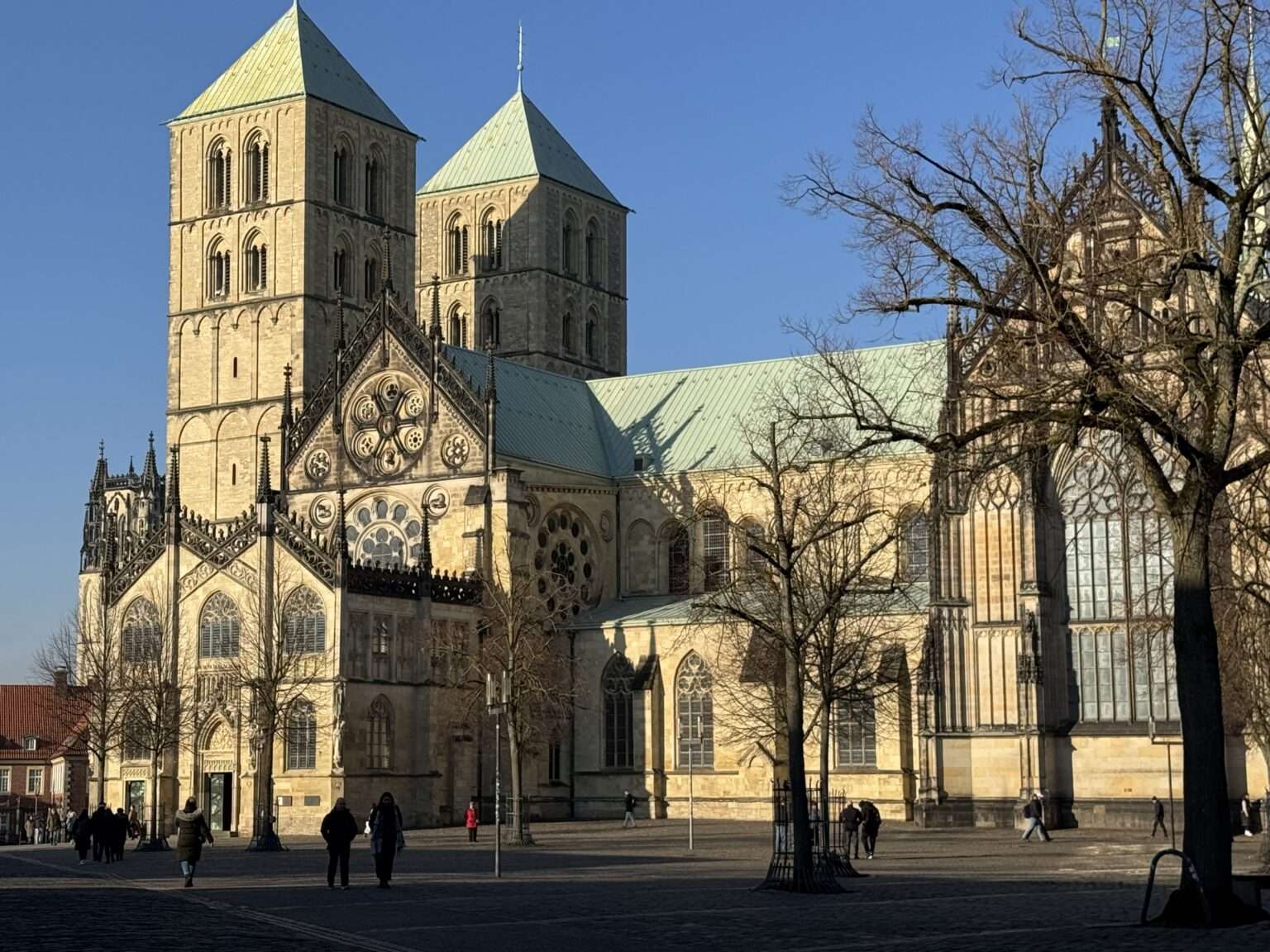 Internationaler Soldatengottesdienst zum Weltfriedenstag am 3. März 2026 im St.-Paulus-Dom Münster mit Teilnehmern aus mehreren Nationen.