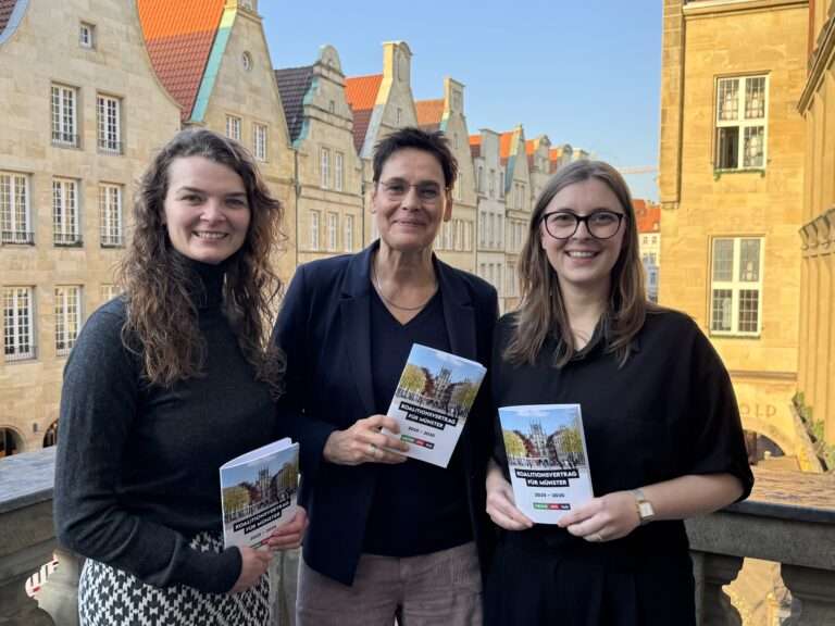 Ein Überblick über die Reaktionen der politischen Fraktionen in Münster auf die geplante Änderung des Busfahrplans. Von besorgten Grünen über kritische SPD und Volt bis hin zum humorvollen Kommentar von DiePARTEI Neuer Busfahrplan Münster