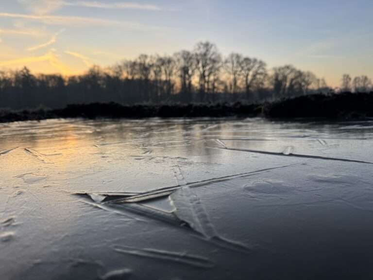 Glätte und Frost in Münster: Wetterlage bleibt zum Wochenstart angespannt