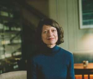 Louise Brown liest am 26. Februar in der Stadtbücherei Münster aus ihrem Roman „Zuversicht“. Tickets kosten 10 Euro und sind im Vorverkauf erhältlich.