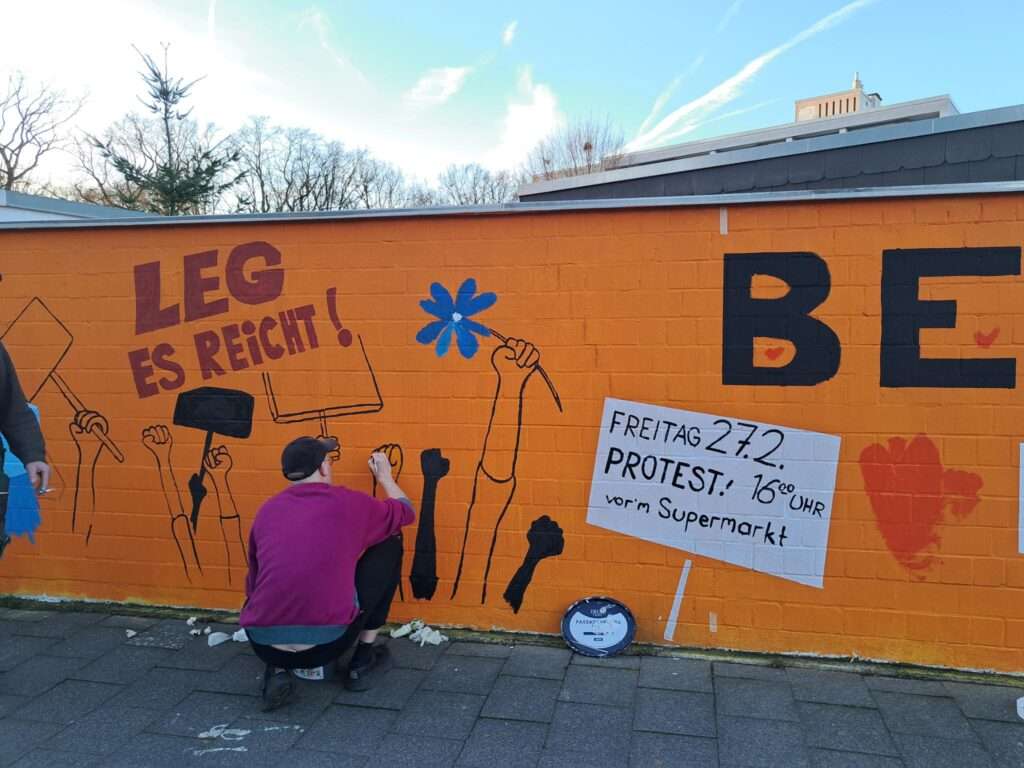 Neues Wandbild in Münster-Berg Fidel setzt Zeichen gegen LEG-Kündigung. Heute Kundgebung im Stadtteil.