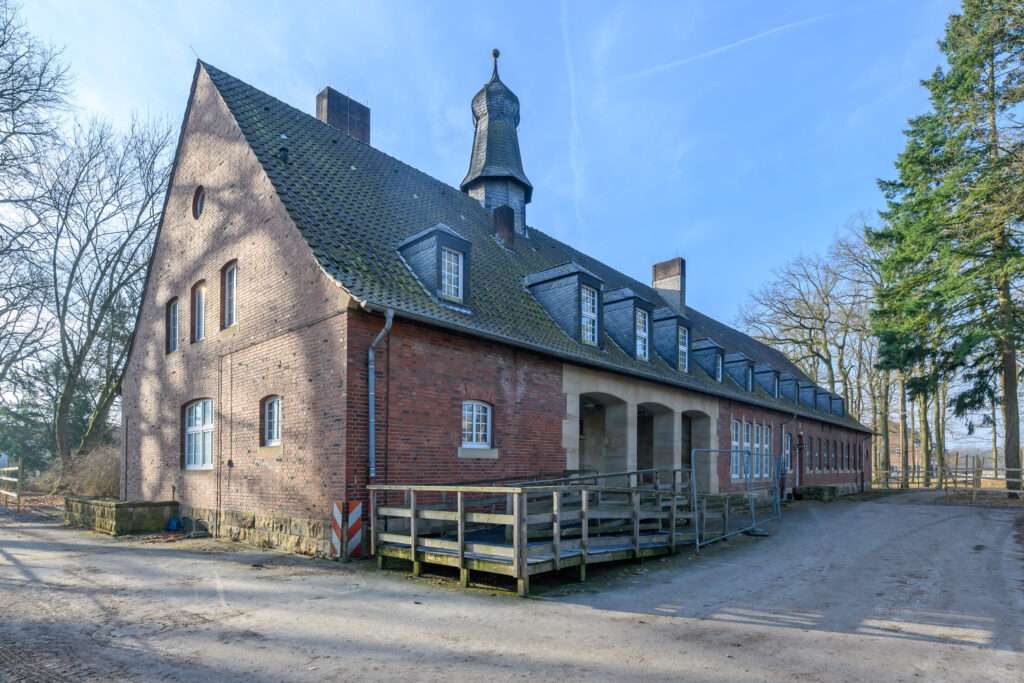 Das Offizierskasino im York-Quartier Münster wird zum Demokratie- und Begegnungsort. Baubeschluss im März, Fertigstellung bis 2028 geplant.