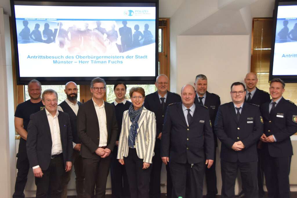 Neuer Oberbürgermeister Tilman Fuchs trifft Polizei Münster: Welche Themen beim ersten Sicherheitsgespräch im Fokus standen.