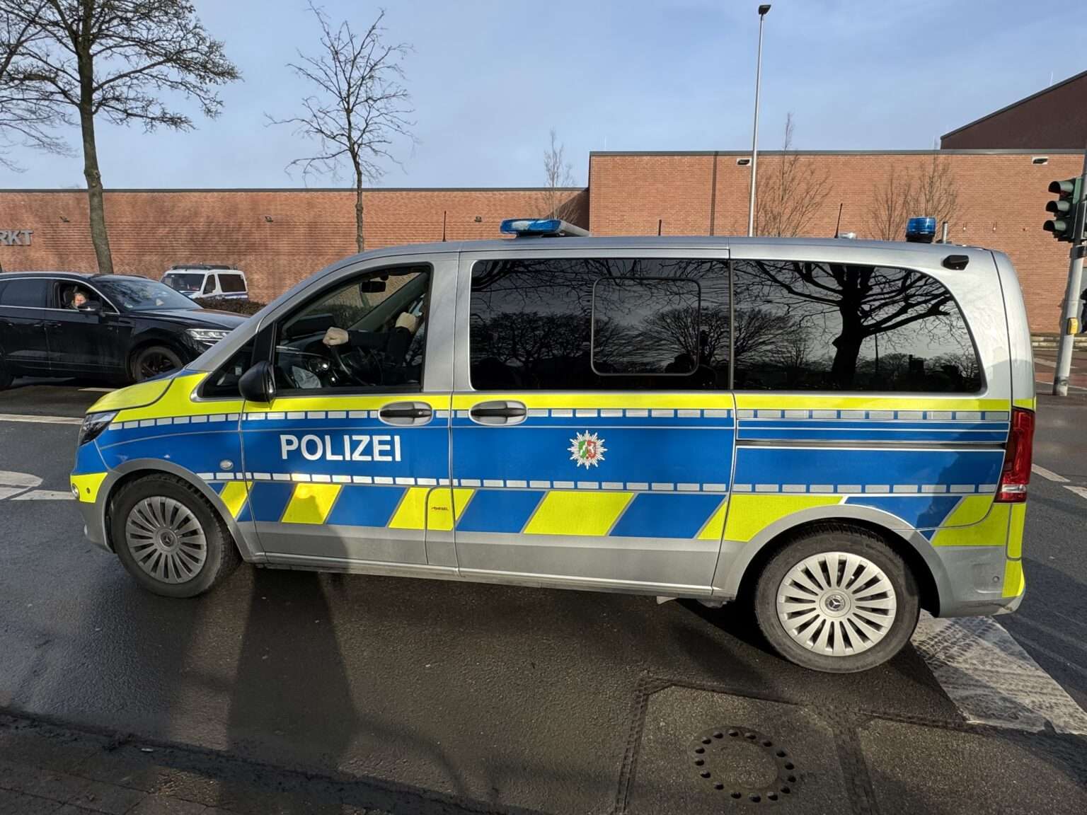 Radfahrerin bei Unfallflucht an Kreuzung in Münster leicht verletzt