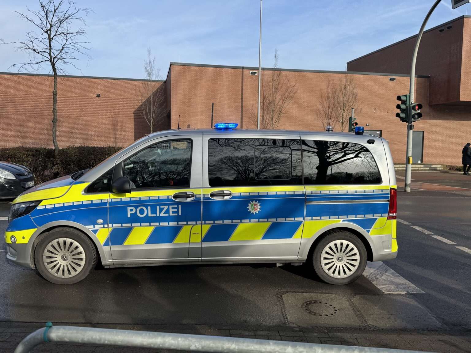 Polizei stoppt auf der A3 bei Ruhstorf Auto mit Kindern im Kofferraum