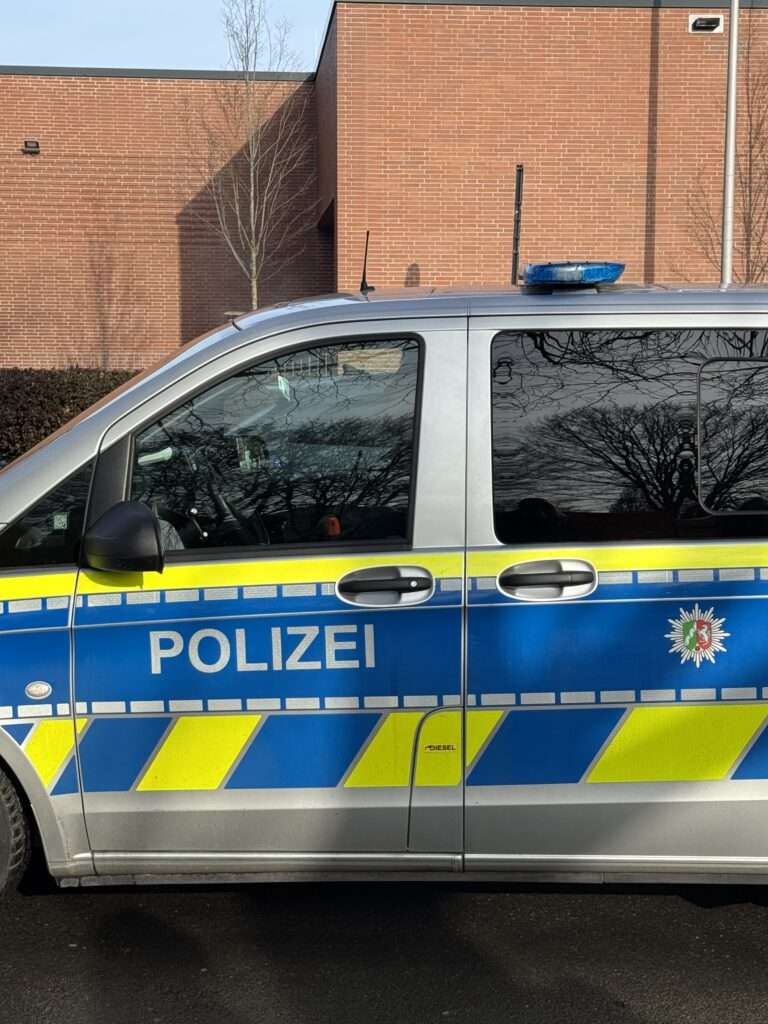 Schwerer Unfall auf der A5 bei Kronau sorgt für Großeinsatz