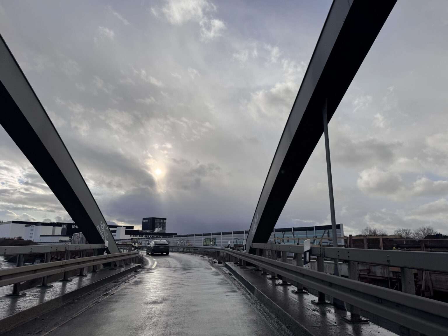Die neue B 51 Brücke in Münster soll ab 19. Juni frei sein. Voll entlastet wird der Verkehr aber erst später.