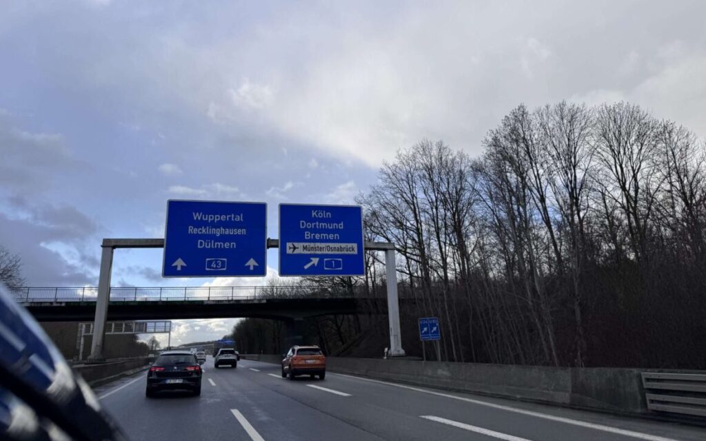 Großkontrolle auf der A1 bei Münster: Behörden stoppen mehrere Fahrzeuge