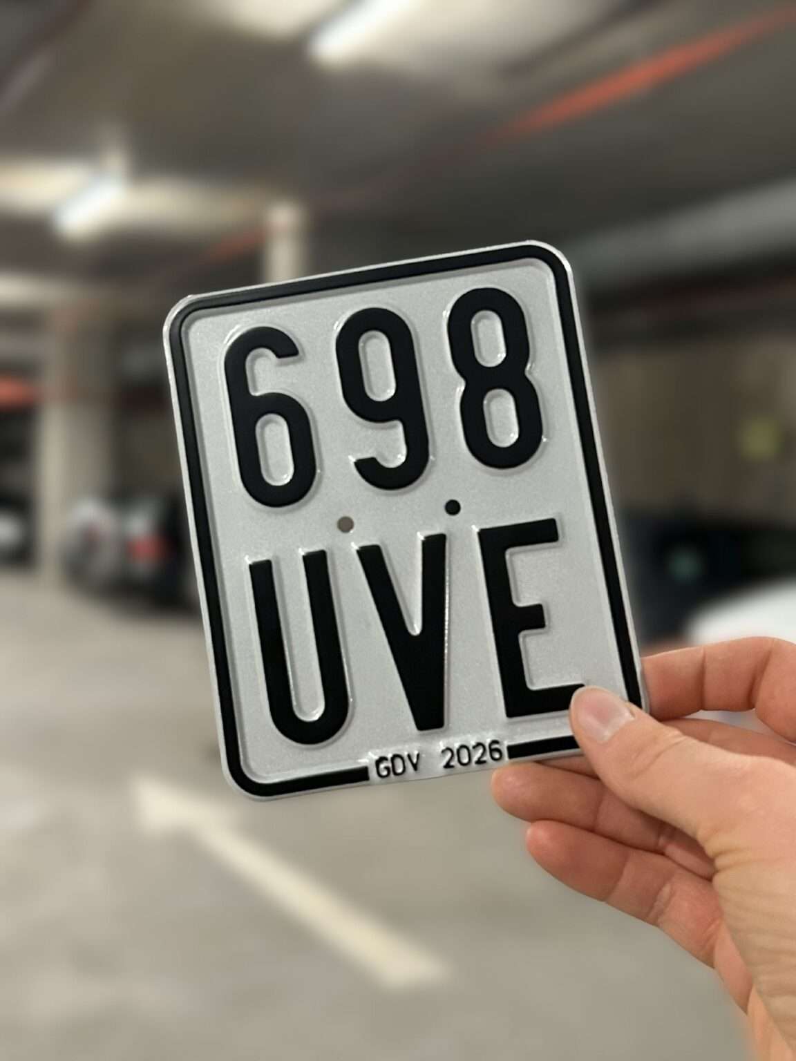 Ab 1. März 2026 sind in Münster nur noch schwarze Versicherungskennzeichen gültig. Wer weiter mit Grün fährt, riskiert Strafen und fehlenden Versicherungsschutz.