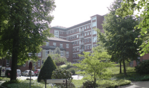 Im Herz-Jesu-Krankenhaus Münster-Hiltrup ist eine neue Palliativstation eröffnet worden. Der sechs Millionen Euro teure Neubau bietet zehn Einzelzimmer und neue Rückzugsräume.