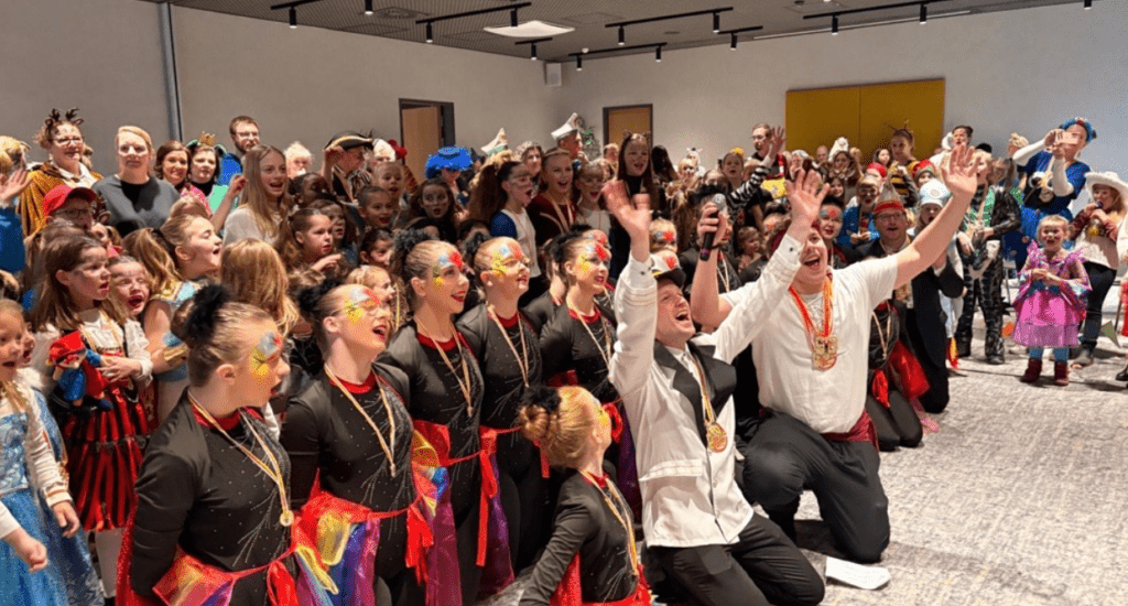 Kinderkarneval in Münster: KG Freudenthal feiert mit Tanz, Polonaise und Prinzenbesuch im ATLANTIC Hotel.